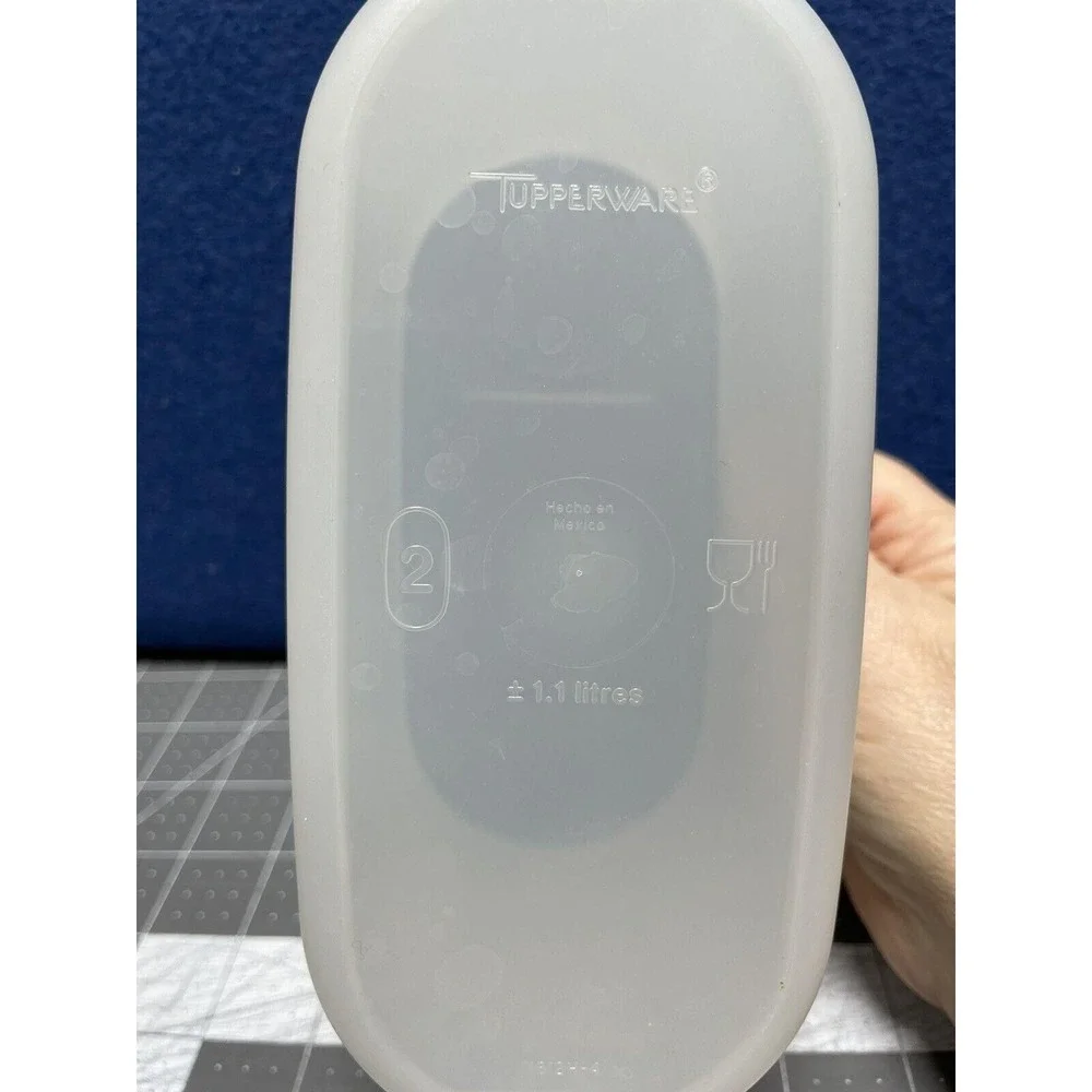 Tupperware Modular Mates Oval #2 Container 1.1 Liter Blue Seal #1612 Pour